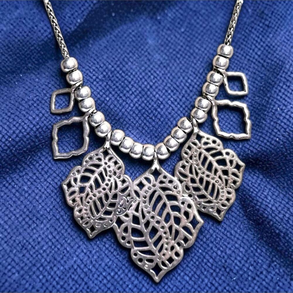Lucky Brand Filigree Leaf Beaded Necklace Silver Tone Openwork Adjustable 26"